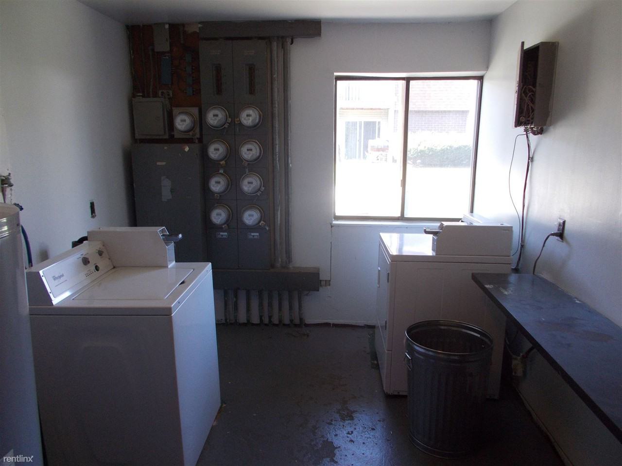 704 W 40th Pl - Photo 3 of 3