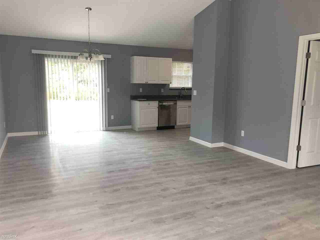 217 Locust Pass Crse - Photo 3 of 13