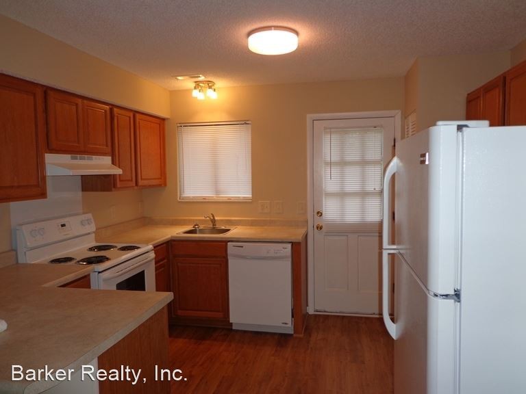 4520 N New Hope Rd - Photo 2 of 9