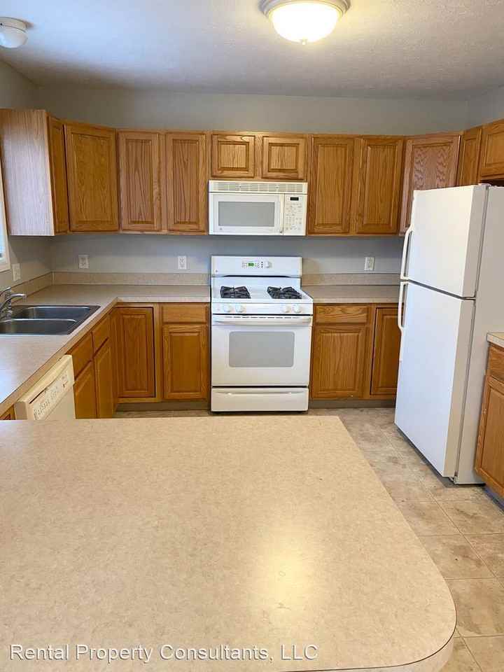 3080 68th St SE 3084 68th St SE - Photo 3 of 14