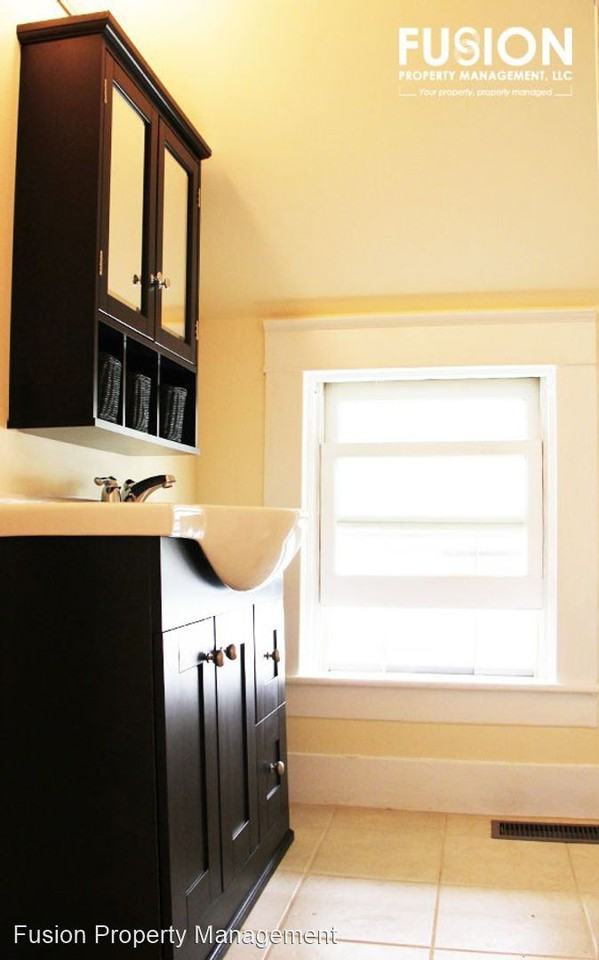 202-204 Pine Street - Photo 3 of 7