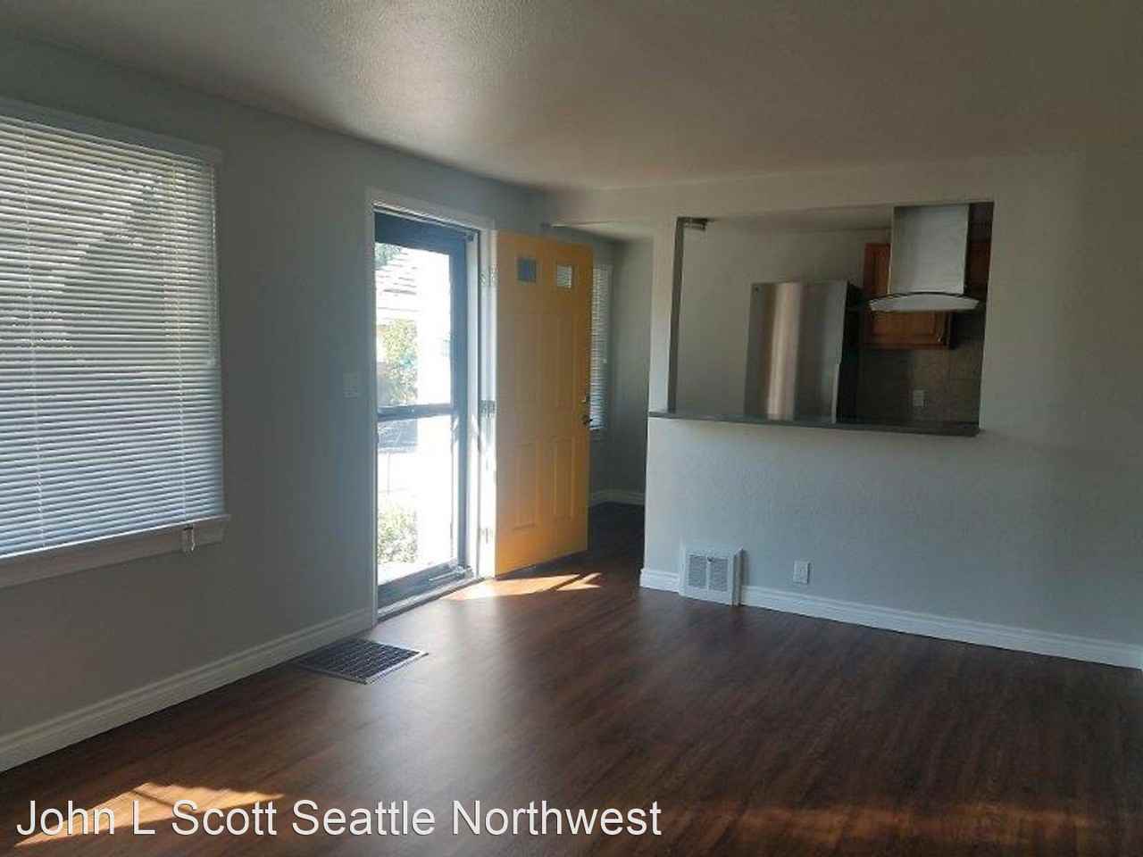 2706 E Jefferson St - Photo 3 of 15
