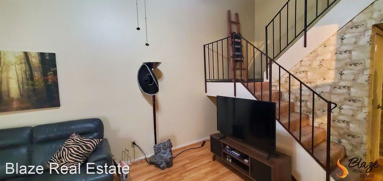 23 Cherrywood Sq - Photo 3 of 19