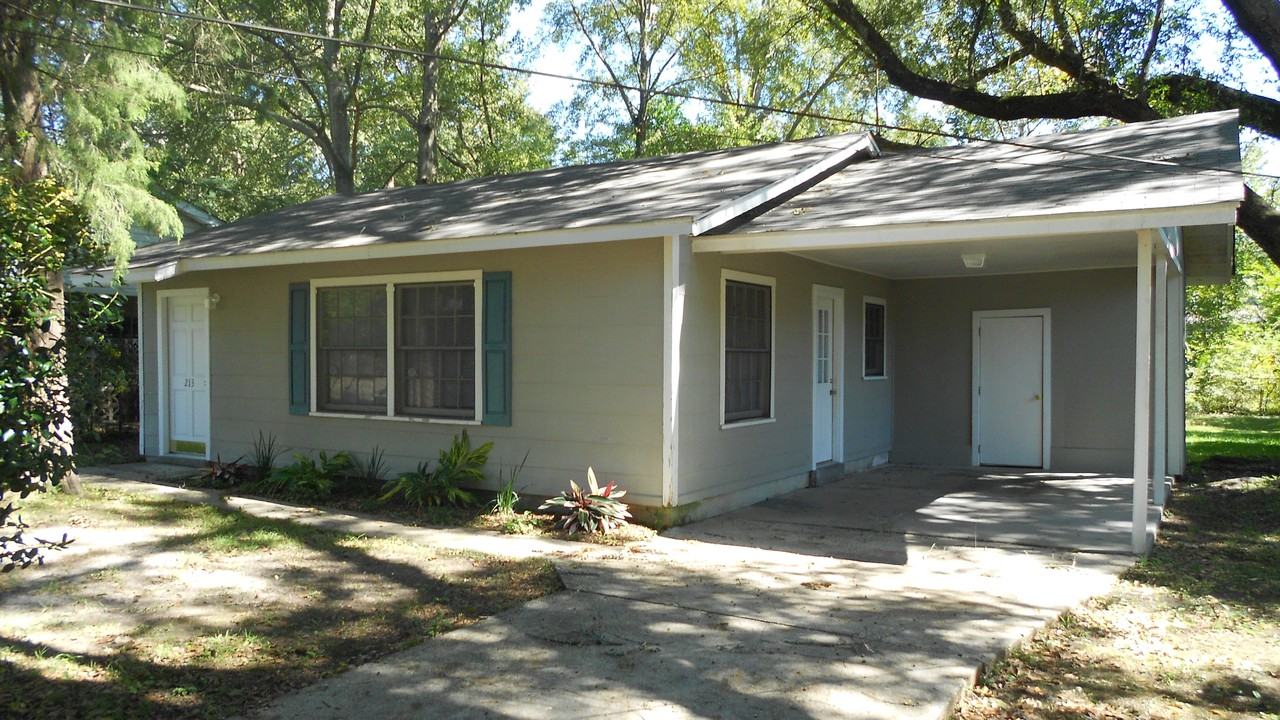 213 Dixie Ave - Photo 3 of 5