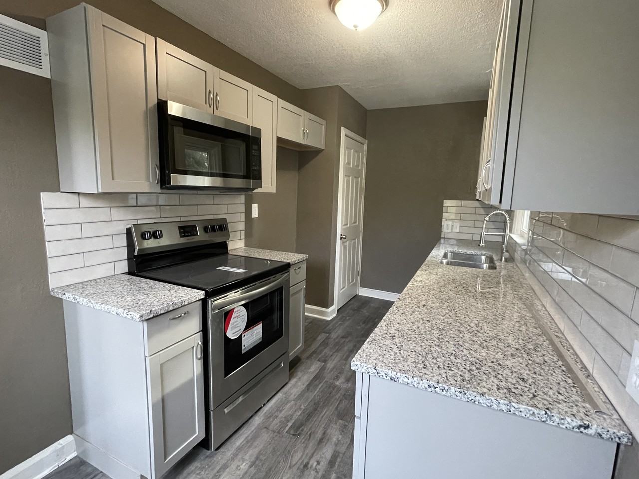 3231 Delavan Ave - Photo 3 of 11