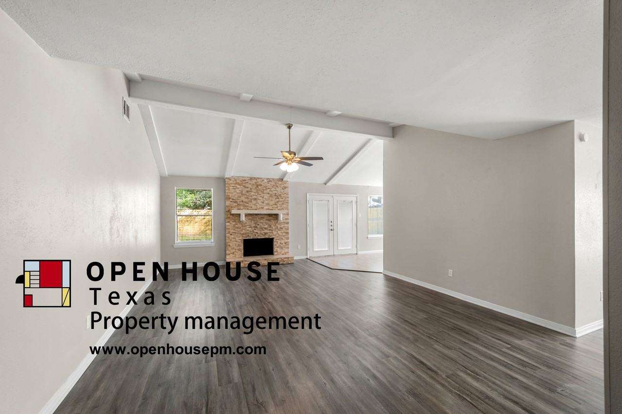22306 Red River Dr - Photo 2 of 11