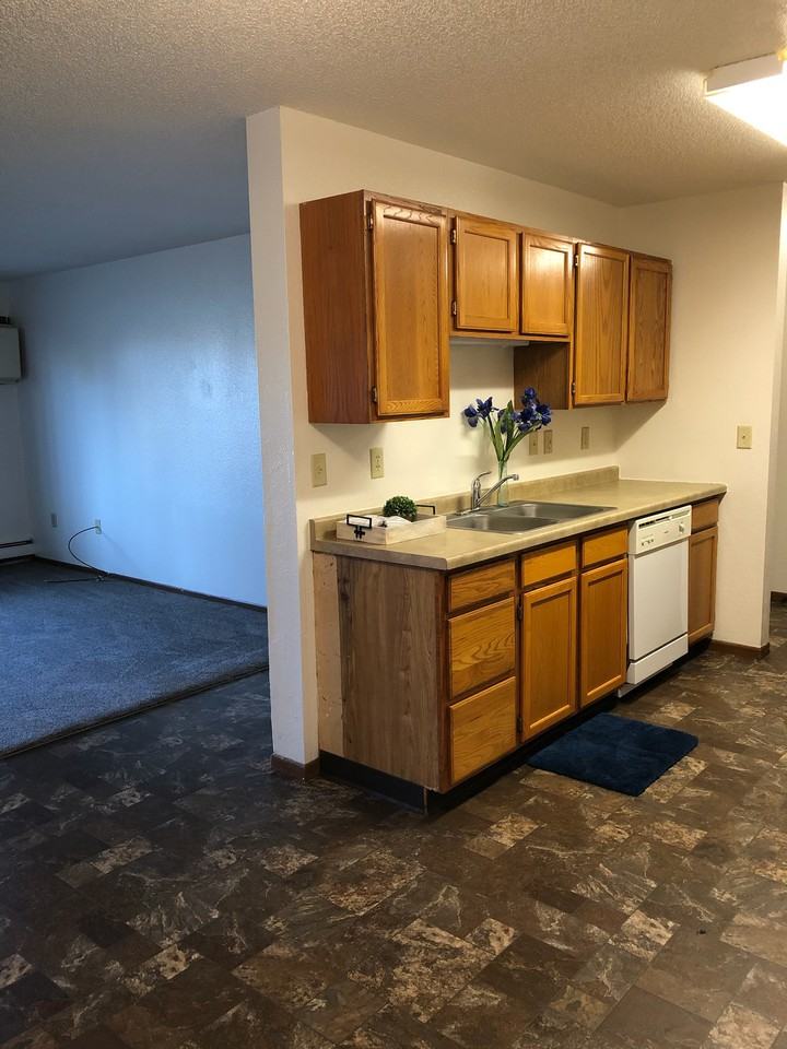 1121 14Th Ave E - Photo 2 of 8