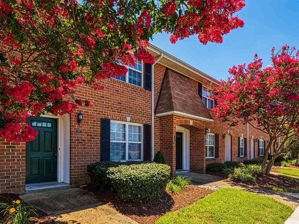 Holly Point - Photo 5 of 50