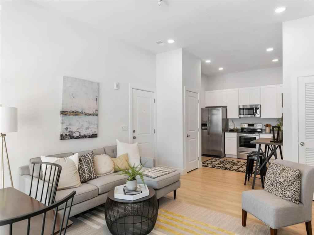 Bay Pointe at Summerville - Photo 4 of 20