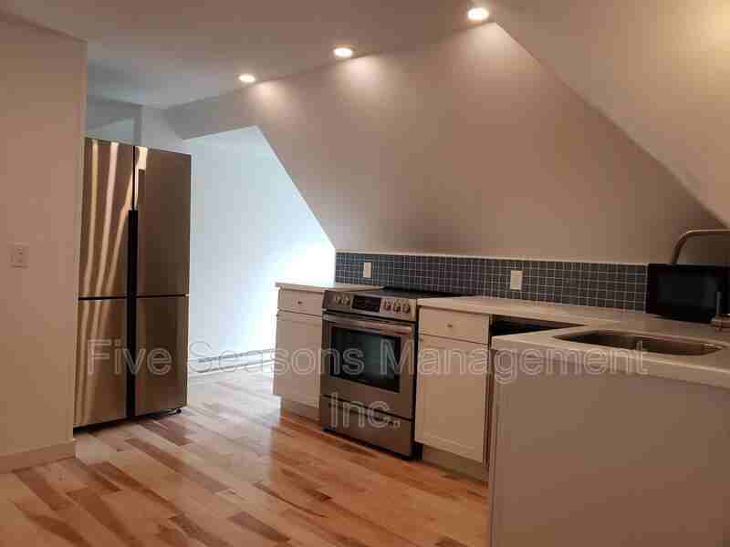 369 S Winooski Ave - Photo 4 of 11