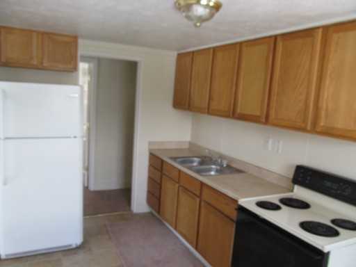 909 Bryan St - Photo 3 of 9