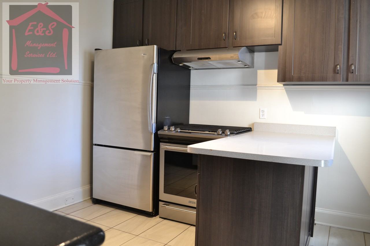 444 Parkdale Avenue - Photo 2 of 22