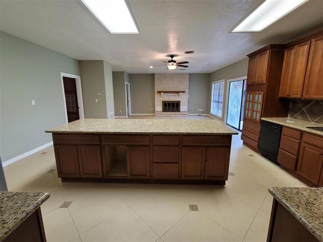 110 Kirby Cir - Photo 2 of 25