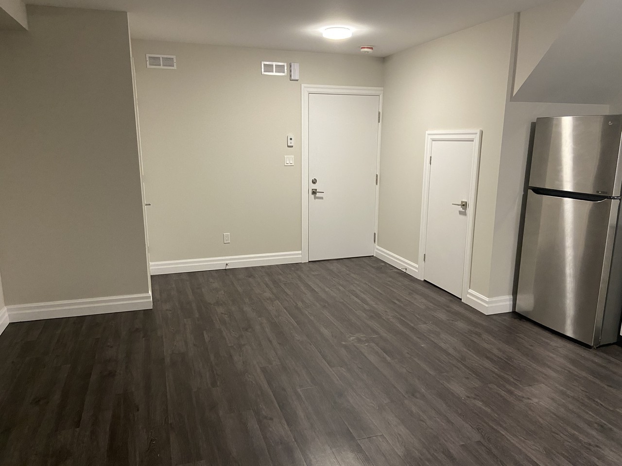 340 Glenholme Avenue - Photo 4 of 9