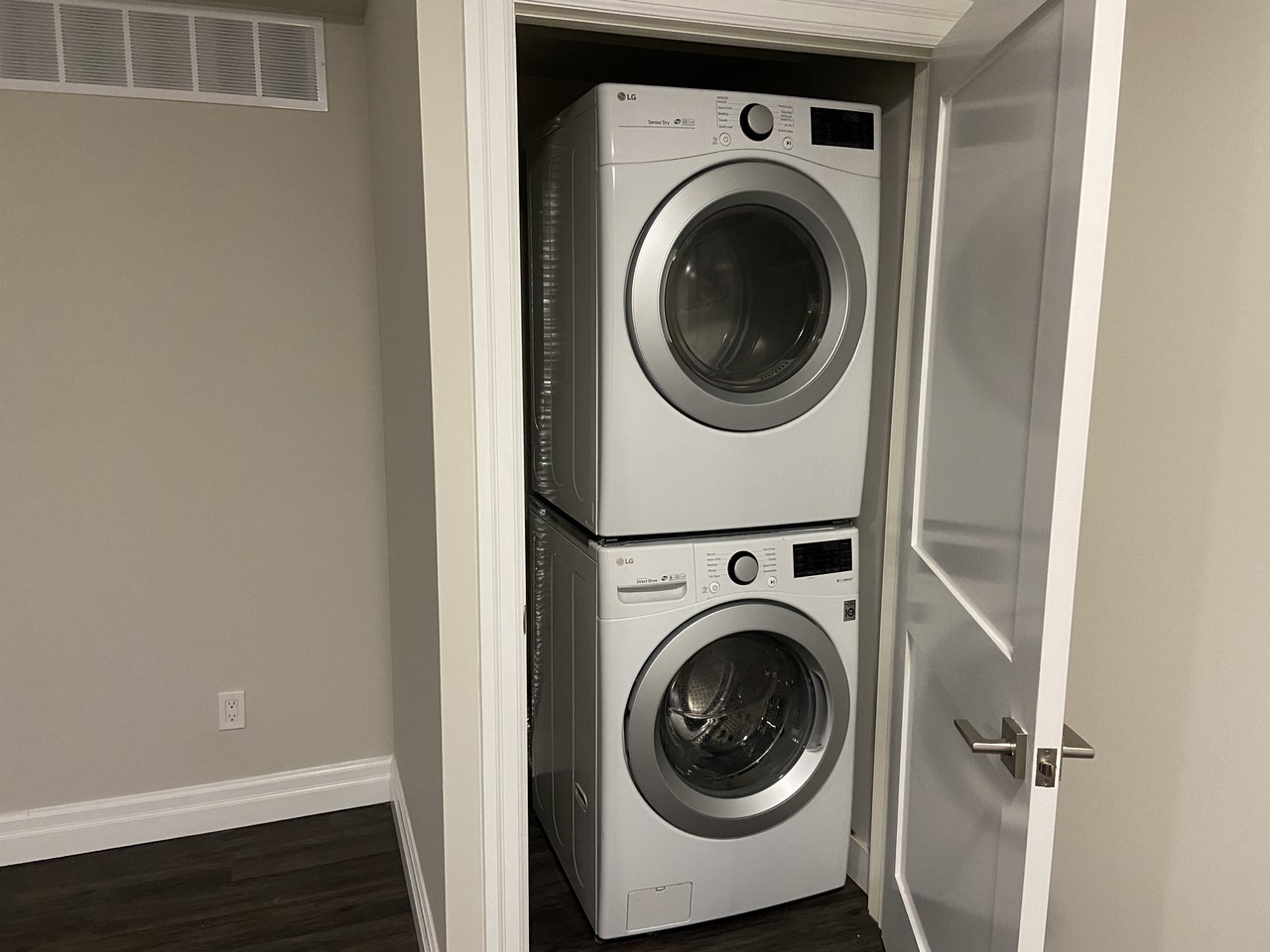 340 Glenholme Avenue - Photo 5 of 9