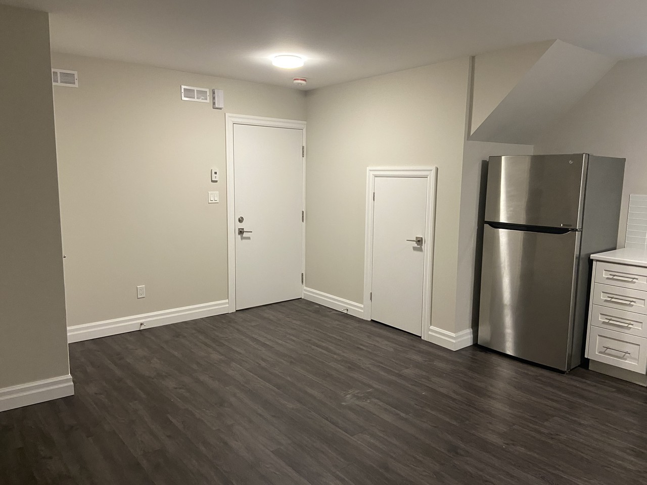 340 Glenholme Avenue - Photo 6 of 9