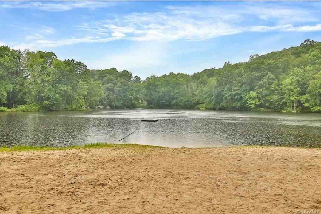 338 Nash Rd - Photo 2 of 25