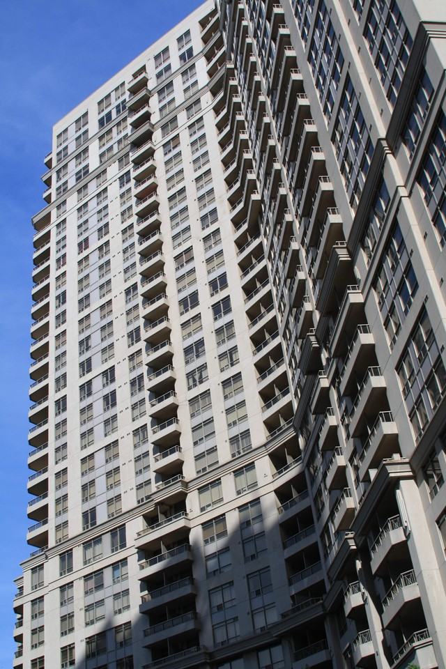 Ovation II Apartments 3888 Duke Of York Blvd, Mississauga, ON L5B 4P5