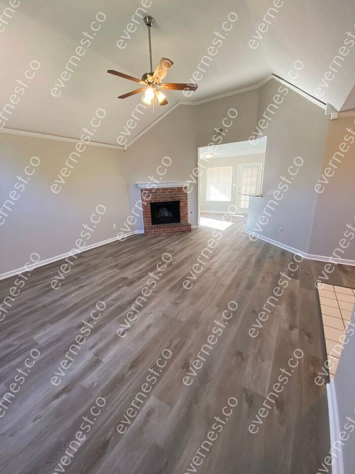 1011 Painted Desert Ln - Photo 3 of 9