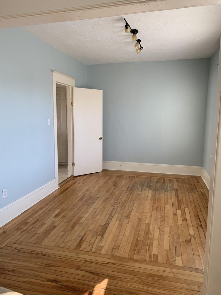 718 Mountain Rd #1 - Photo 3 of 11