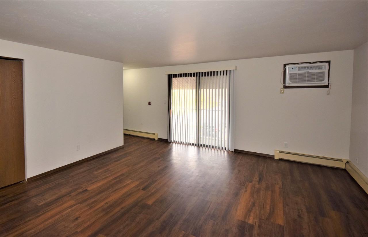 1762 Badger St #10 - Photo 6 of 12