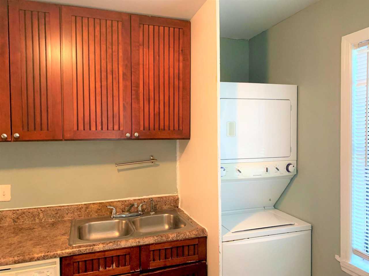 1031 Curran St Nw #A - Photo 4 of 16