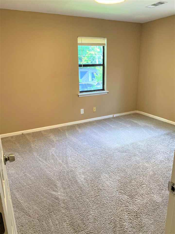 1011 Curran St Nw #2 - Photo 7 of 38