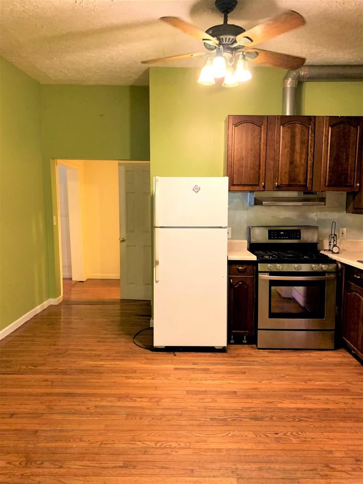 569 10th Street Northwest #1 - Photo 6 of 14