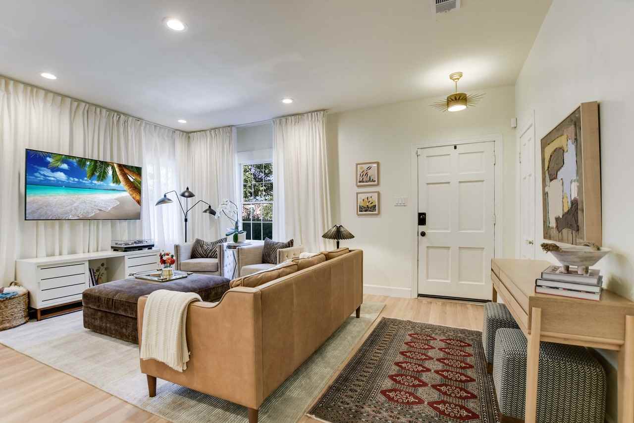 1519 W 31st St - Photo 2 of 19