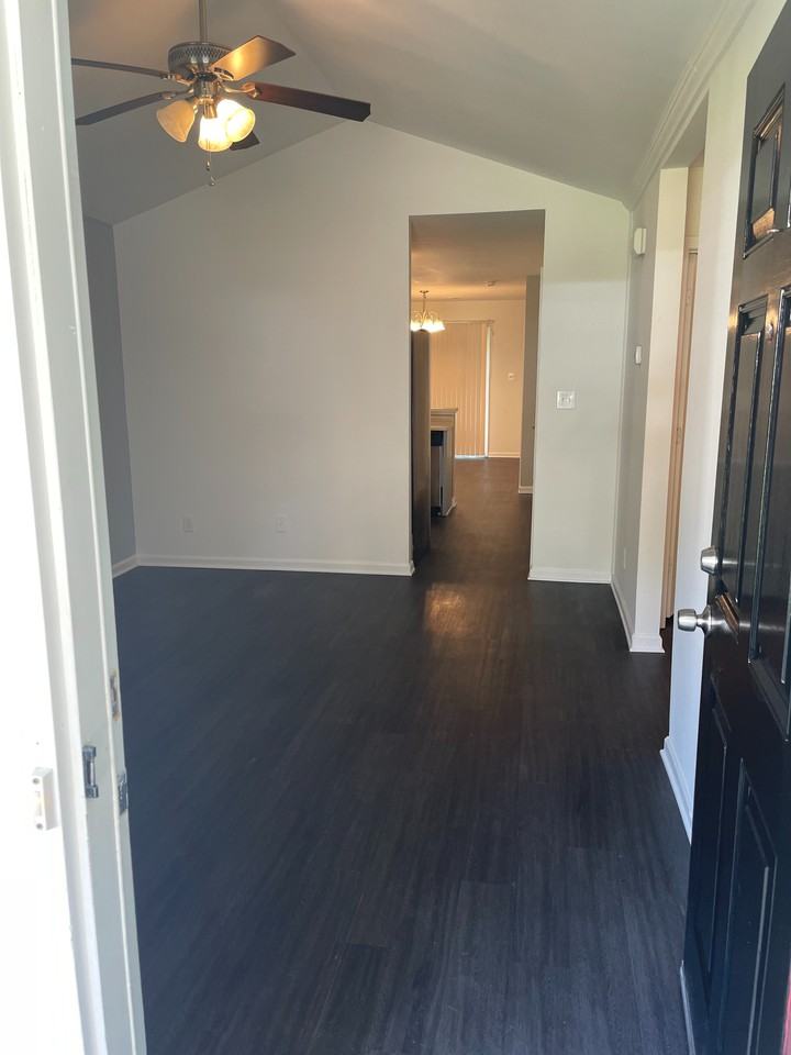 913 Tennyson Drive - Photo 3 of 18