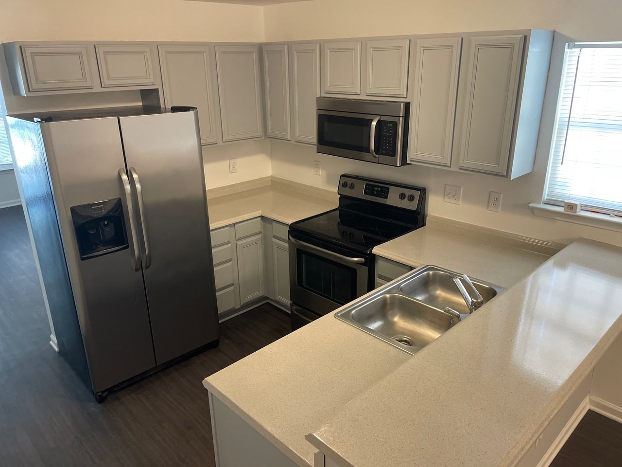 913 Tennyson Drive - Photo 5 of 18