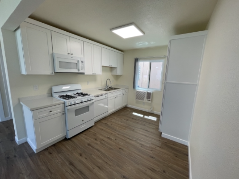 1765 Coronado Ave - Photo 7 of 19