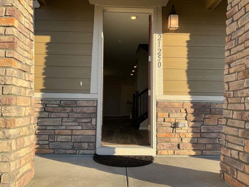 21250 E Radcliff Pl - Photo 2 of 7