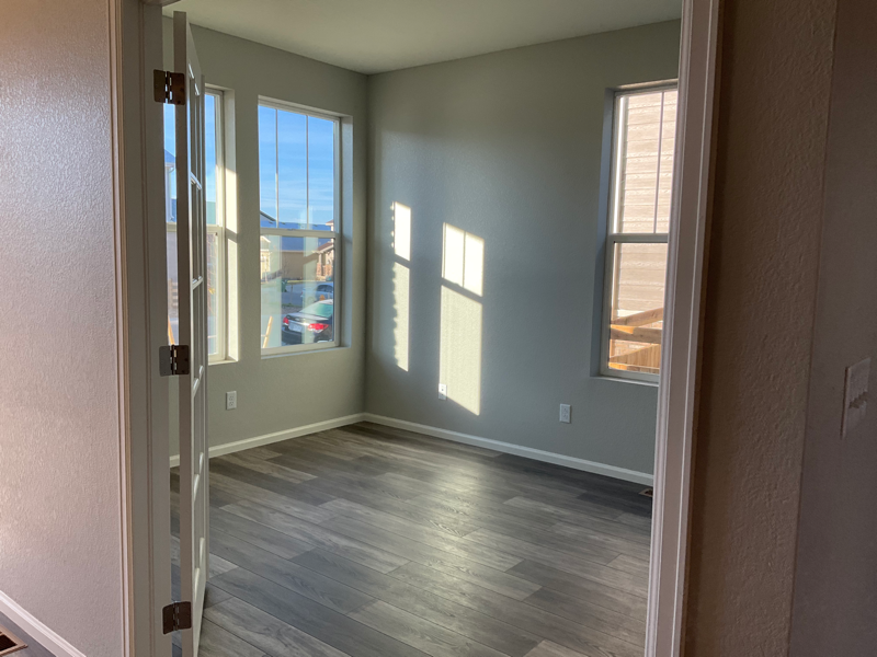 21250 E Radcliff Pl - Photo 4 of 7