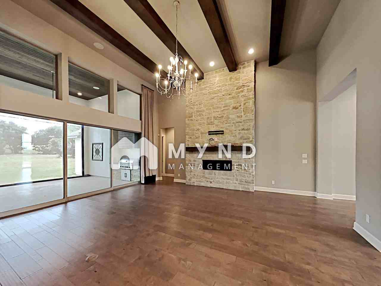 1410 Burgundy - Photo 2 of 18