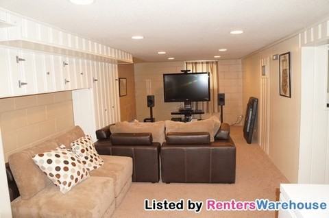 1596 Nebraska Ave E - Photo 2 of 15