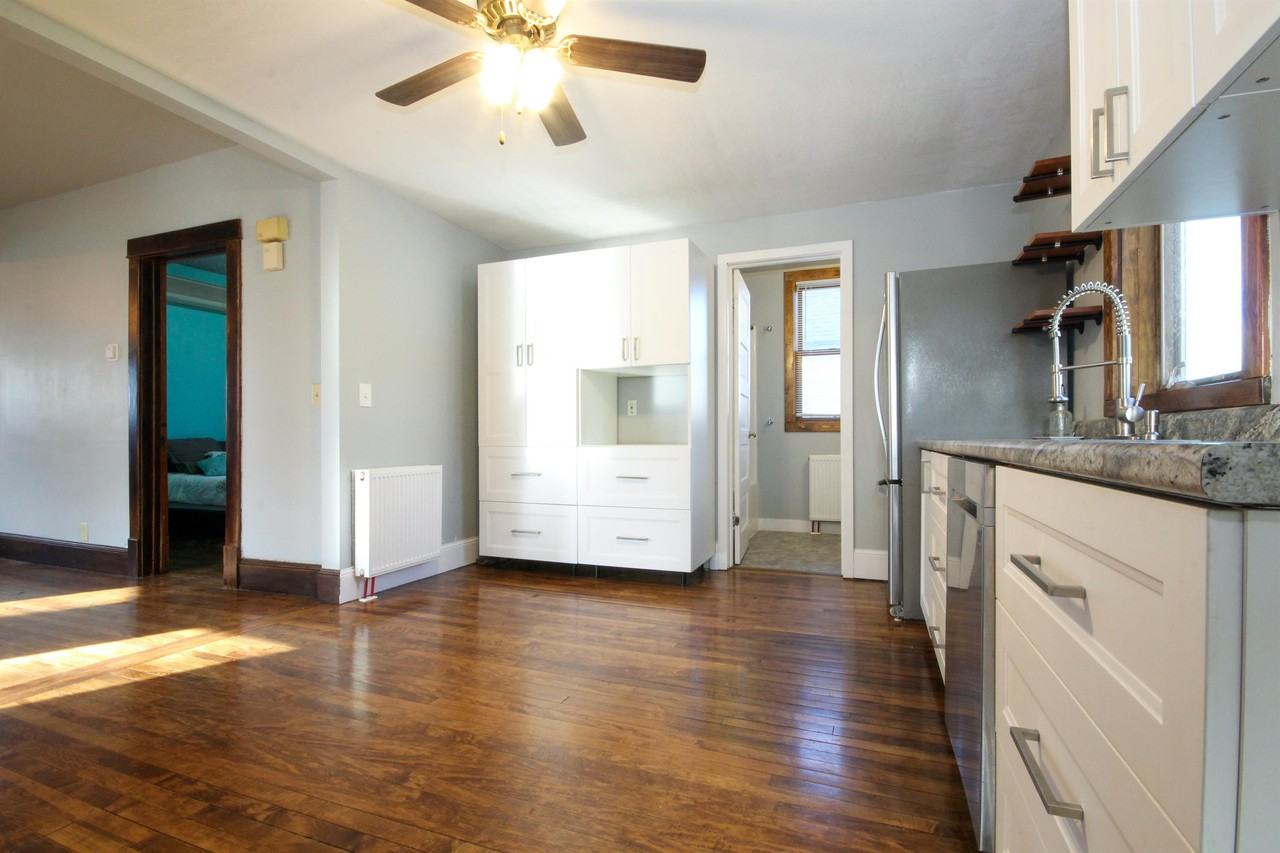 411 Columbus Ave N #1 - Photo 6 of 32