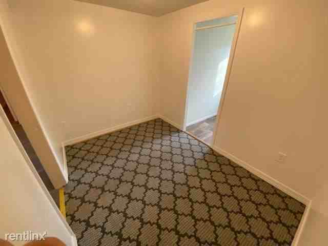 2921 Depot St - Photo 2 of 5