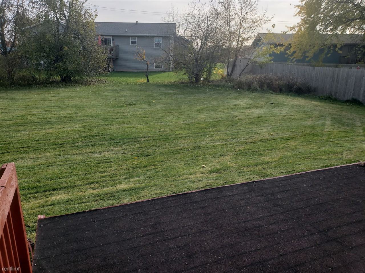 2058 Old Valley Ct SE - Photo 2 of 15