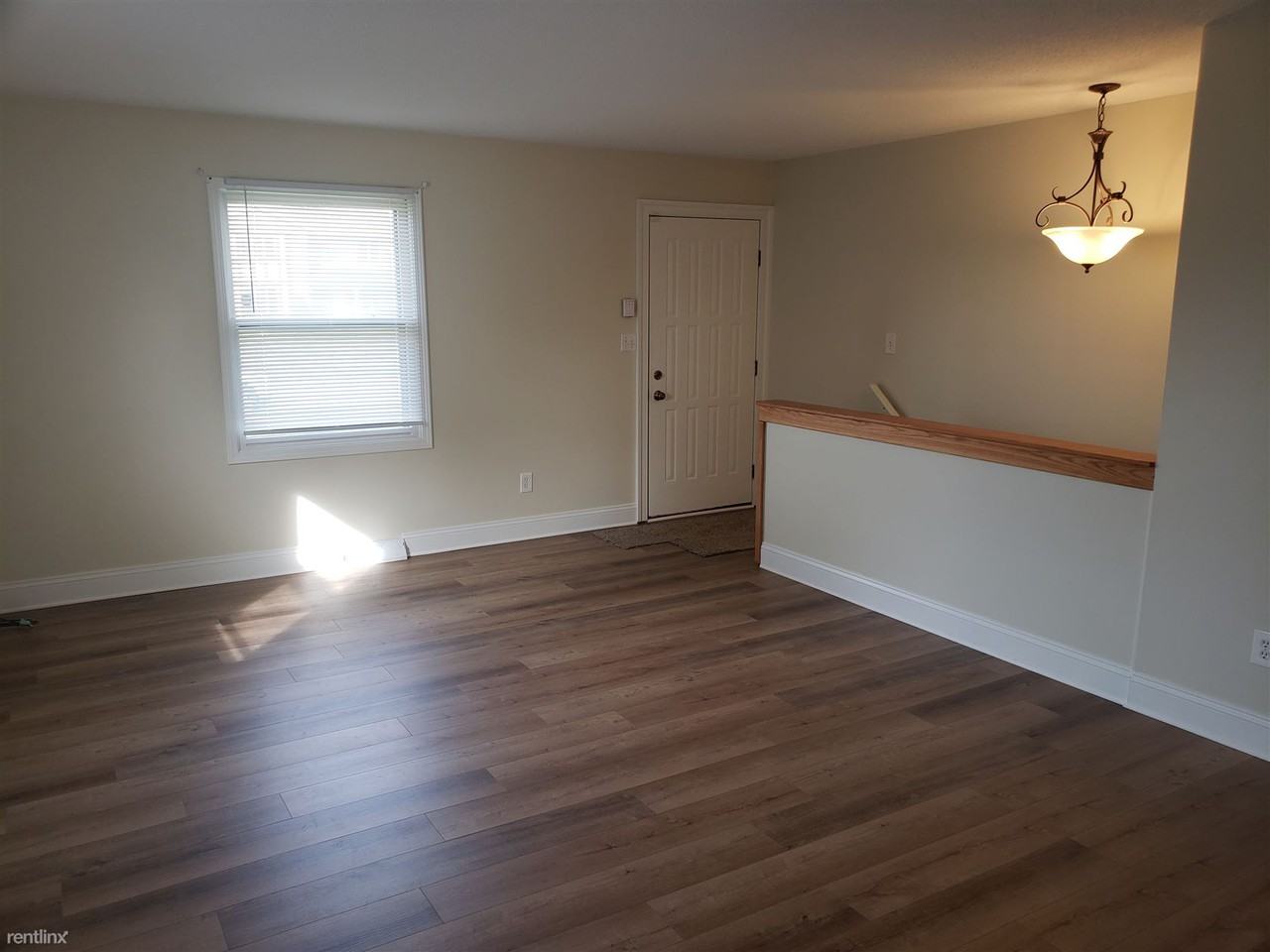 2058 Old Valley Ct SE - Photo 3 of 15