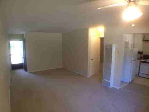 821 University Ave - Photo 3 of 6