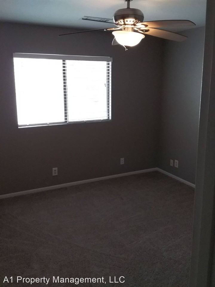 113 E. Aubrey Street - Photo 2 of 6