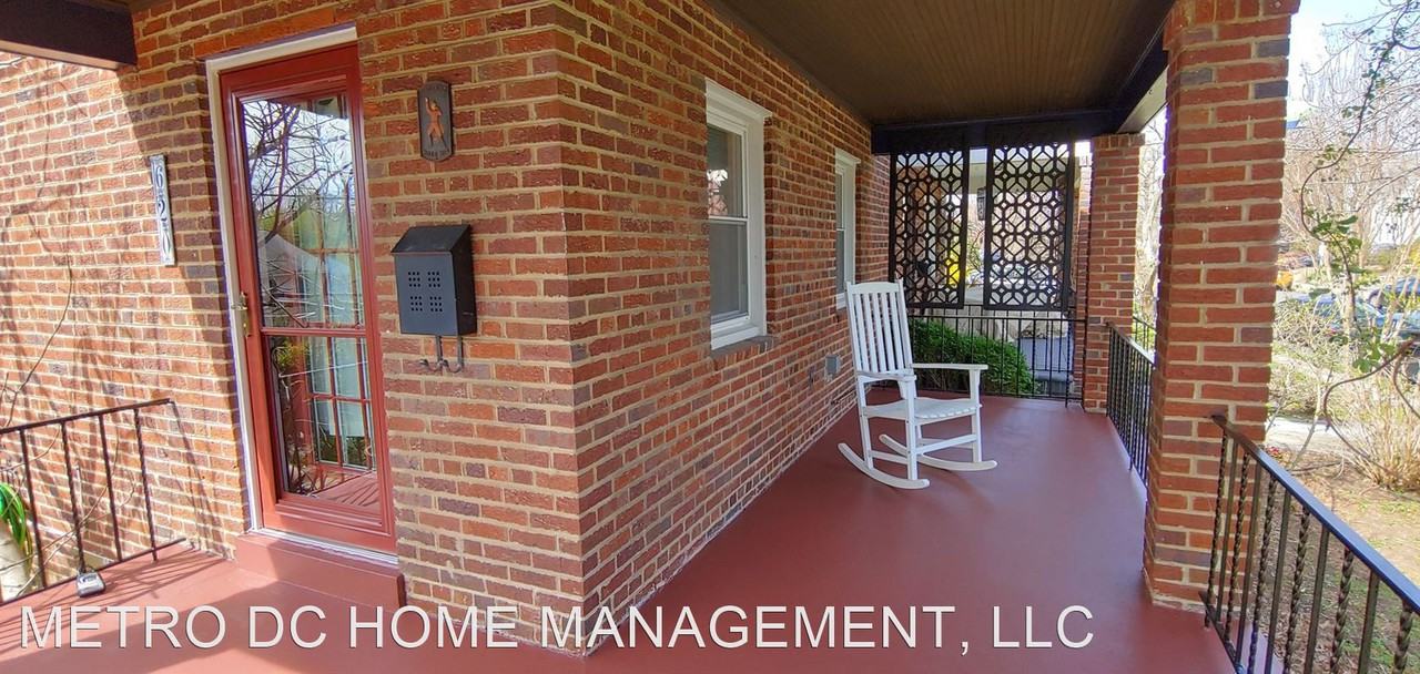 620 N Nelson St - Photo 2 of 20