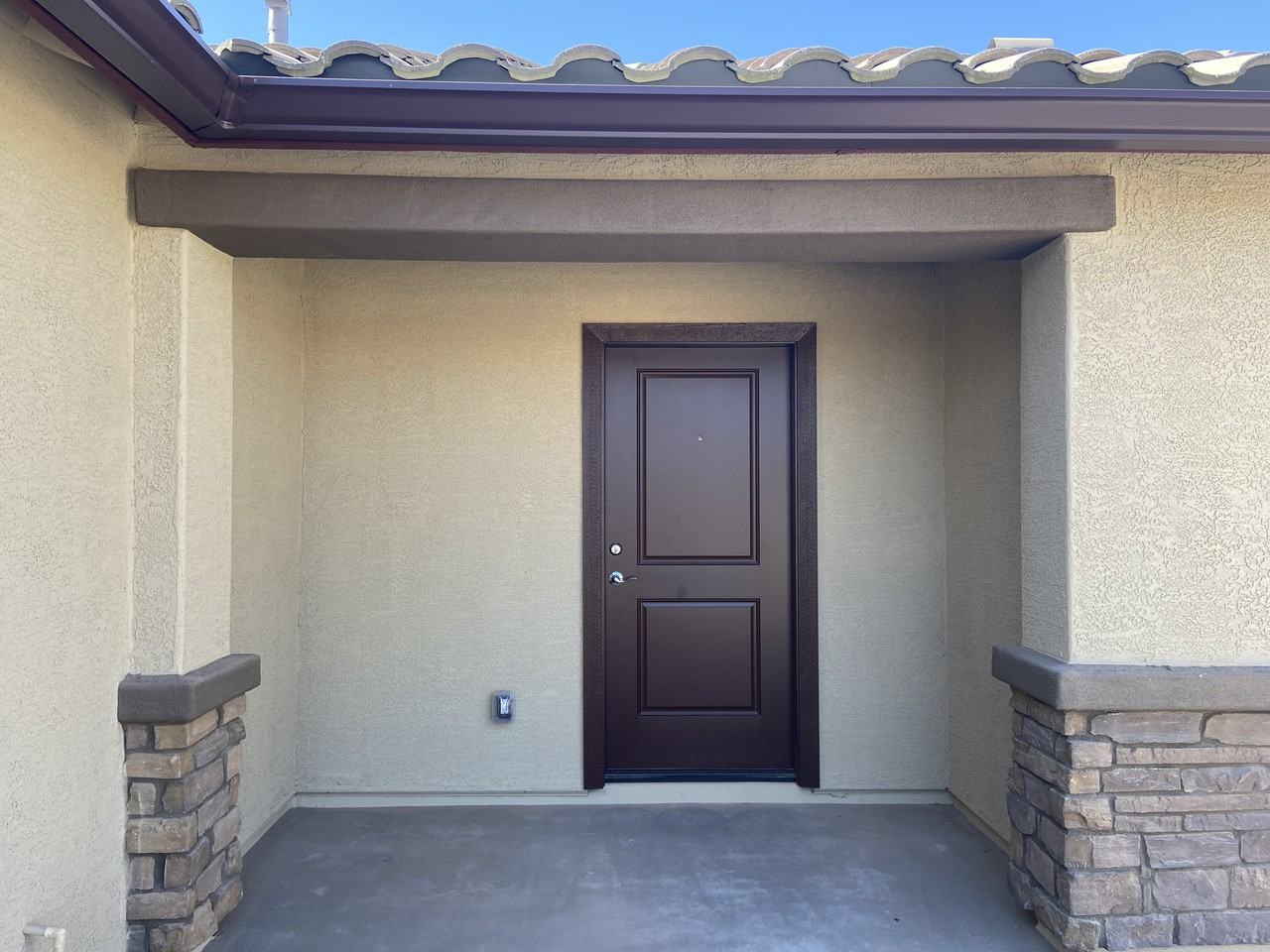 2569 N Agave Ln - Photo 2 of 40