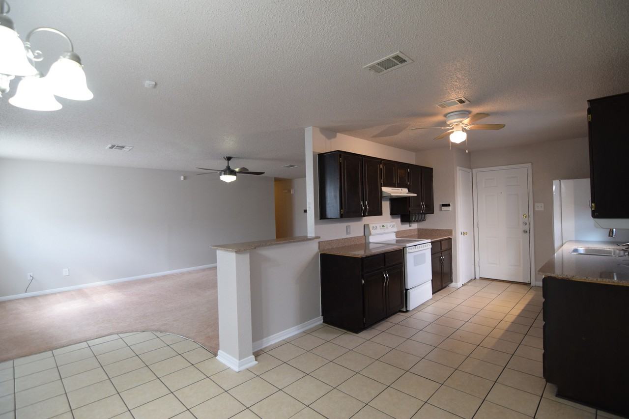 4402 Matt Dr - Photo 5 of 23