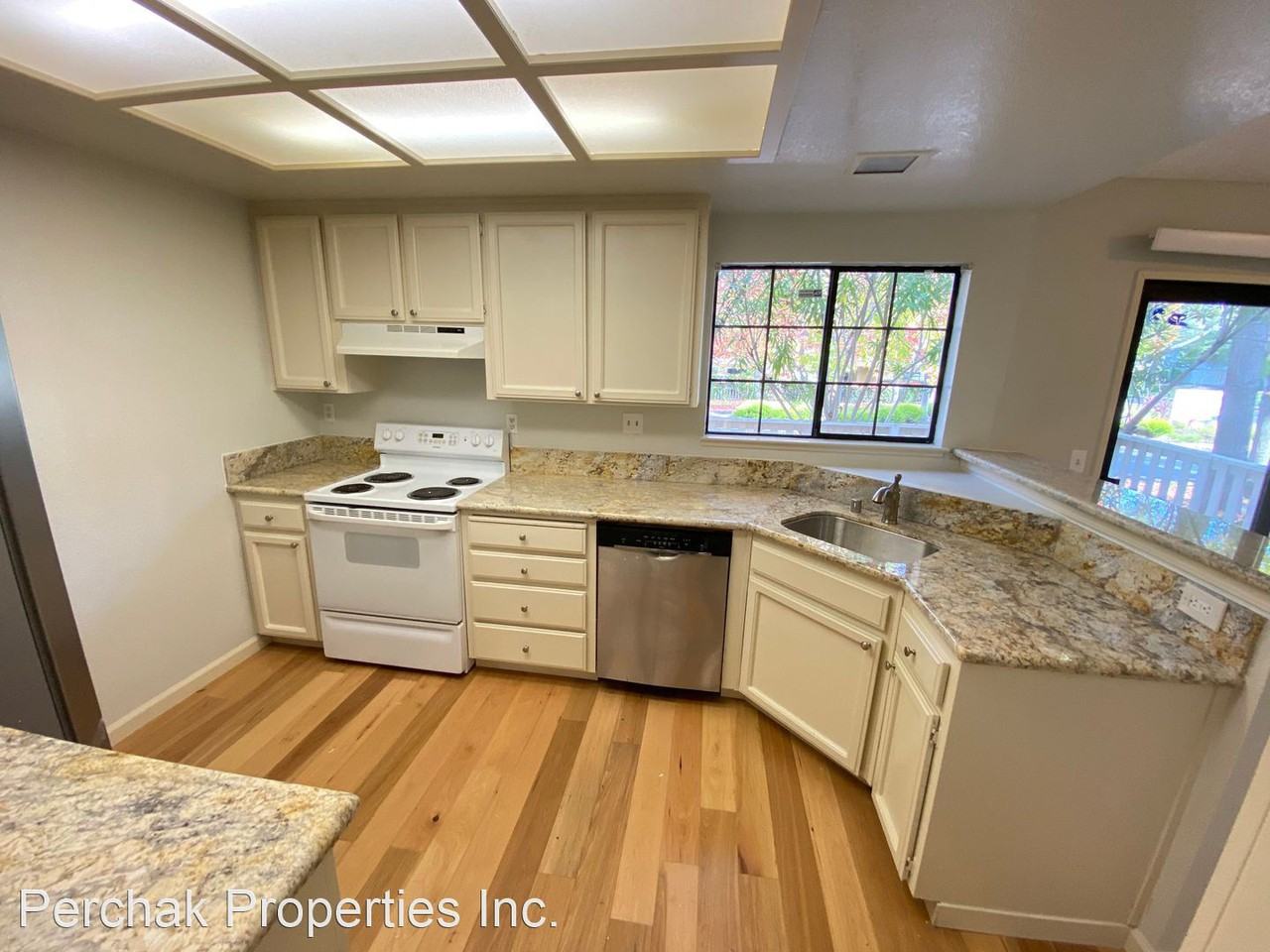 408 Devonwood - Photo 2 of 16