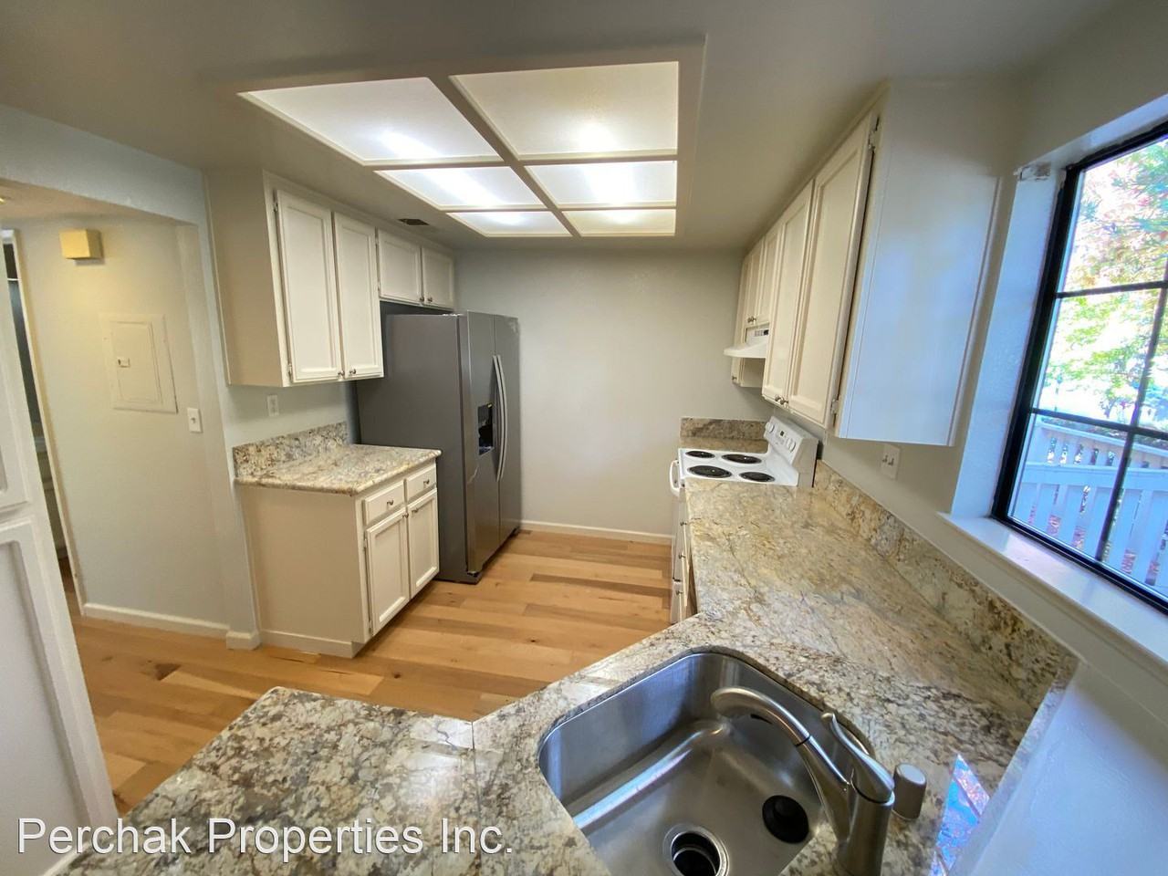 408 Devonwood - Photo 3 of 16