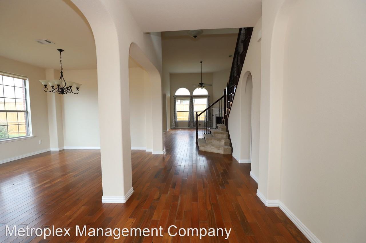 1501 Grassy View Dr - Photo 2 of 34