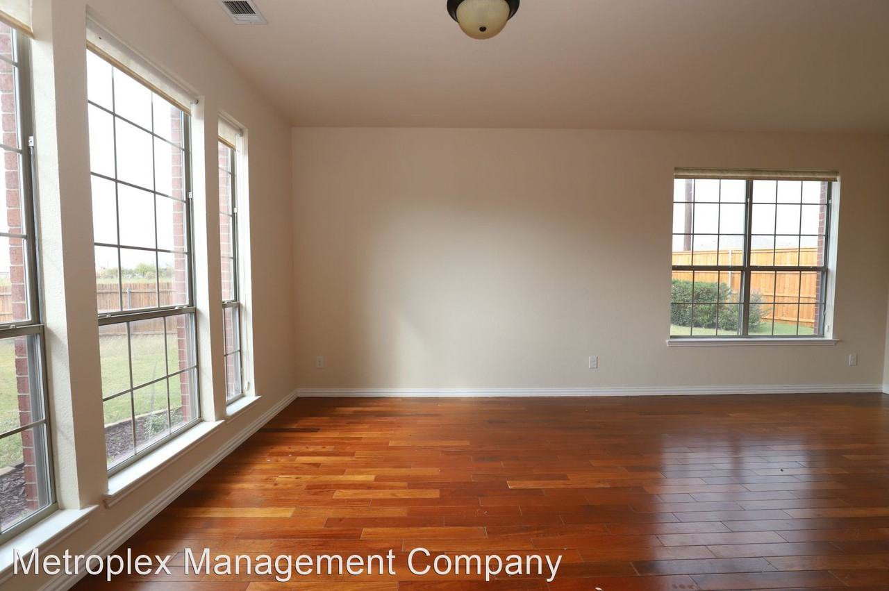 1501 Grassy View Dr - Photo 3 of 34