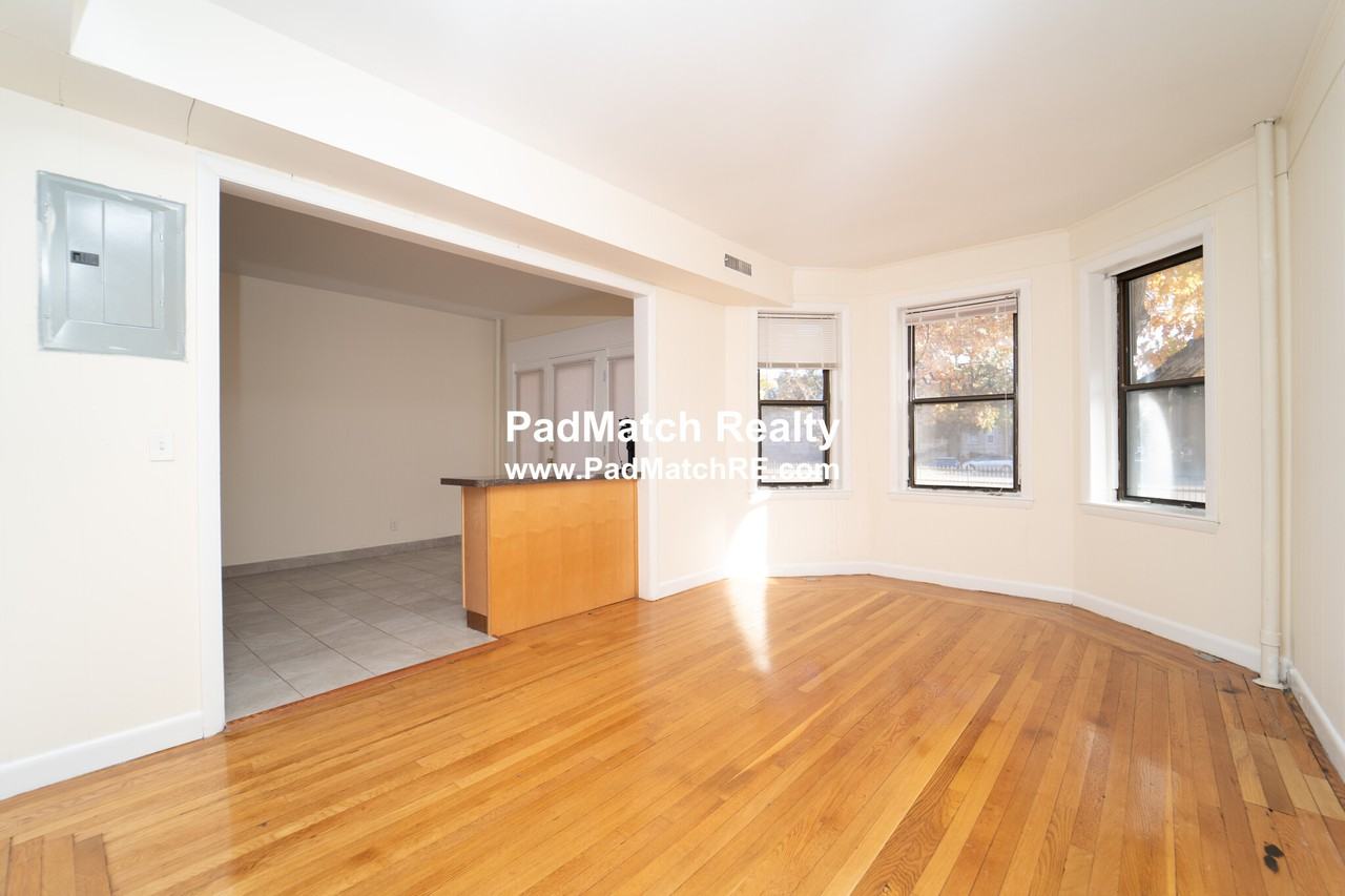 1137 Commonwealth Ave #1 - Photo 2 of 17